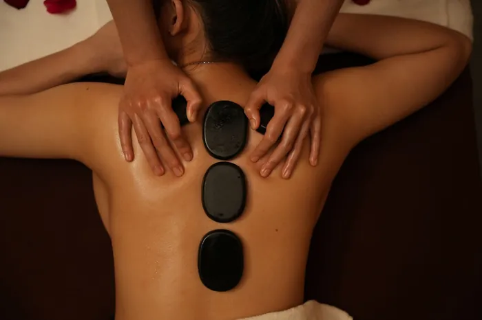 Massage Body Aroma & Hot Stone Therapy
